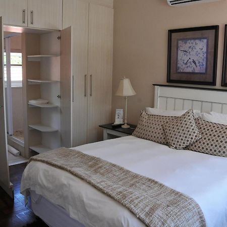 A&A Guesthouse Port Elizabeth Exterior photo